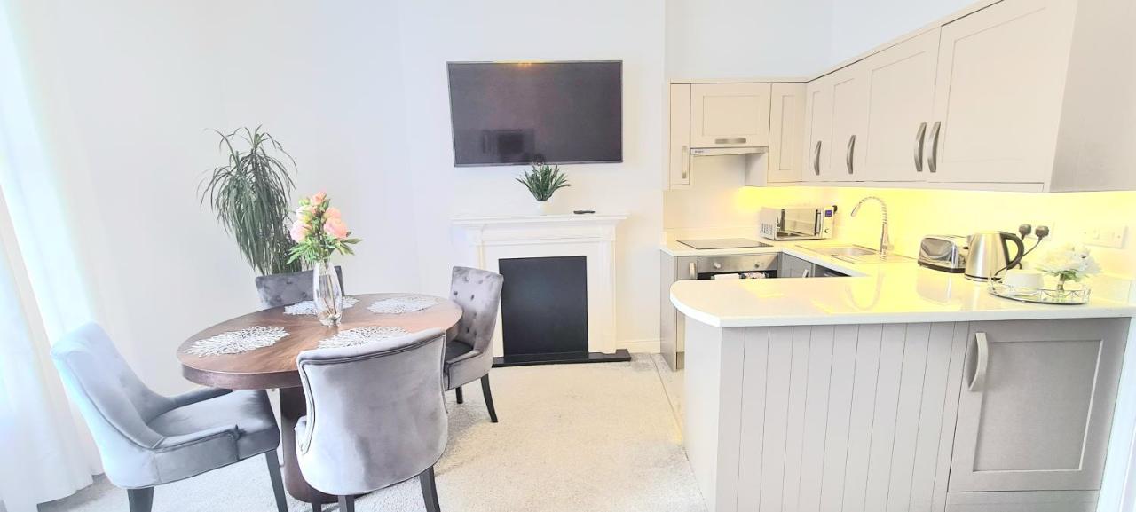 Spacious 3 Bed Flat Near The Sea With Parking Bournemouth Exterior photo